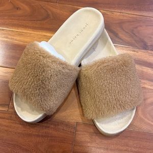 Jenni Kayne Shearling Slide Sandals size 39 BRAND NEW/NEVER WORN